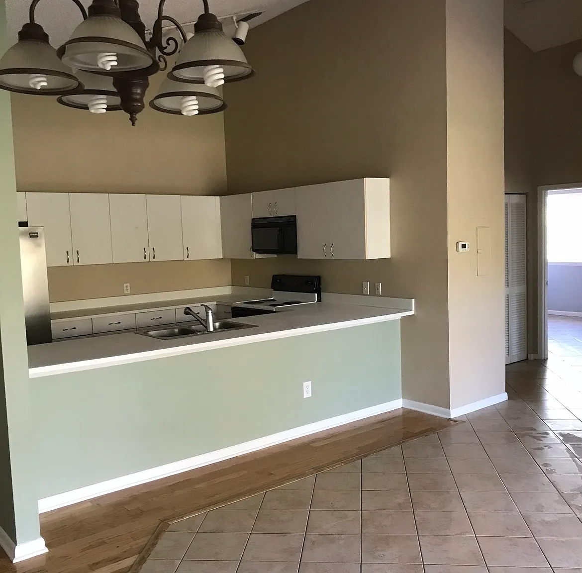 15215 Amberly Dr — Photo 3
