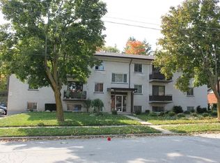 12 Delaware Ave #102, Guelph, ON N1E 3V4