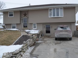 17351 210th St, Sigourney, IA 52591