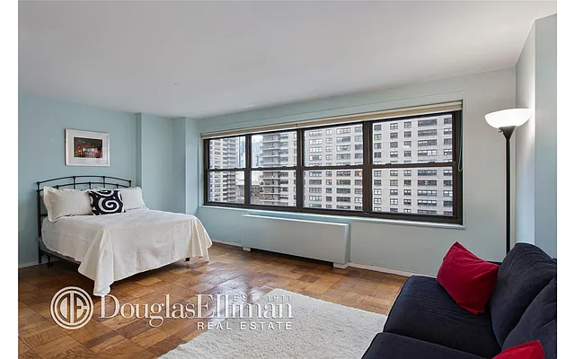 Sold by Douglas Elliman | media 18