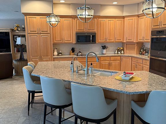 4th image of 4303 Country Club Ln
