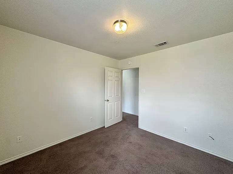 5003 John David Dr — Photo 15