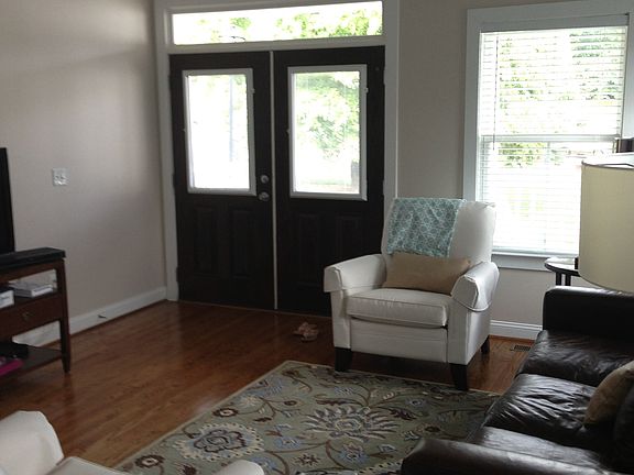 3rd image of 102 Woodside Cir Unit 102A