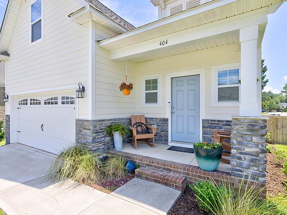 2nd image of 404 Lombard Way