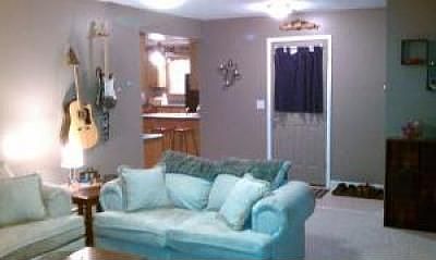 4th image of 189 Shabbona Dr
