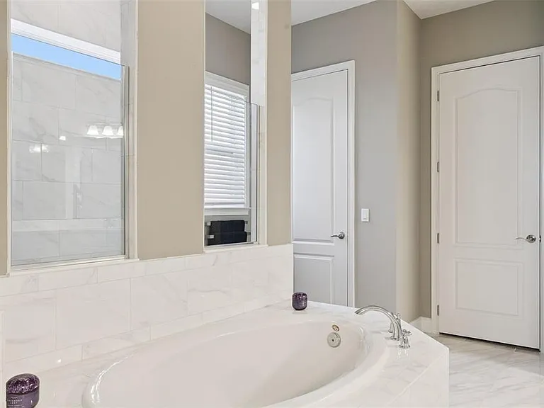 7556 John Hancock Dr — Photo 30