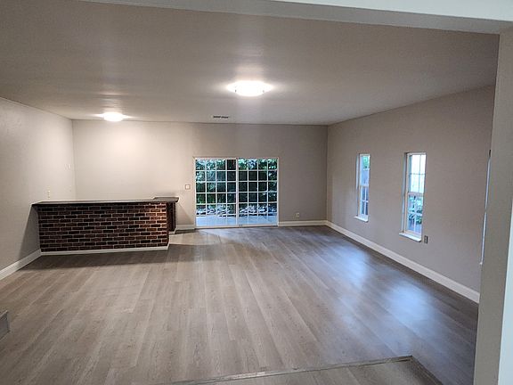 4th image of 3022 N Francisco Way