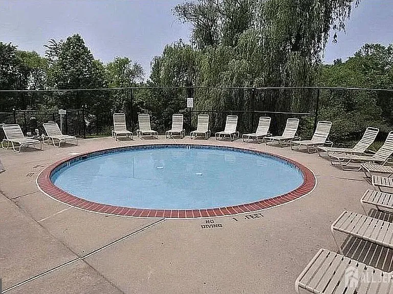 101 Wellington Park Dr — Photo 35