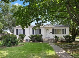 60 Meader St, Warwick, RI 02888