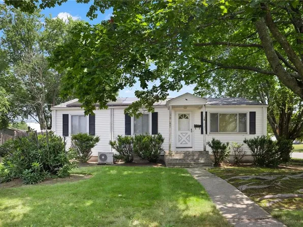 60 Meader St, Warwick, RI 02888