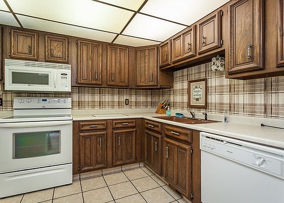 4th image of 1712 E Monte Carlo Dr