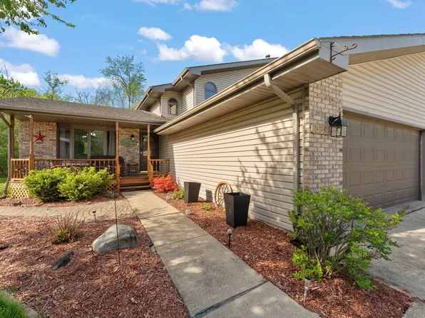 339 Bunker Dr, Schererville, IN 46375