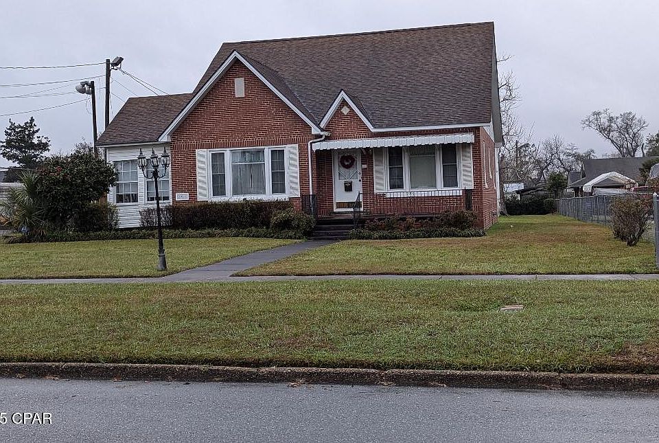 1st image of 2911 Green St