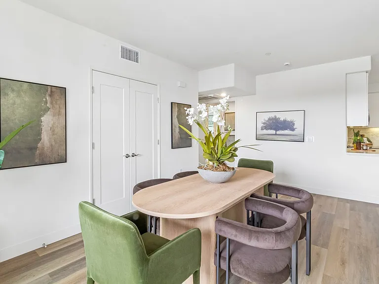 Avia La Jolla — Photo 12