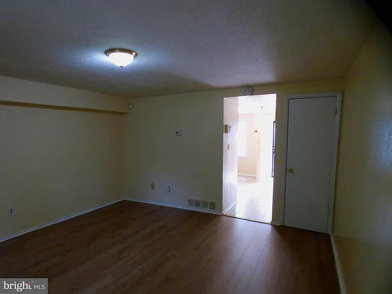 1769 Village Green Dr #Y-82 — Photo 9