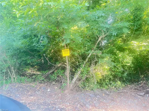 Railroad Ave, Suffolk, VA 23434