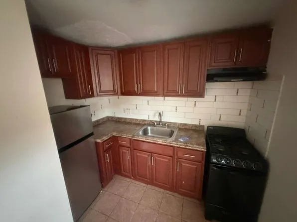 (undisclosed Address), New Britain, CT 06051