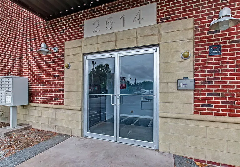 2514 Abercorn St #207 — Photo 6
