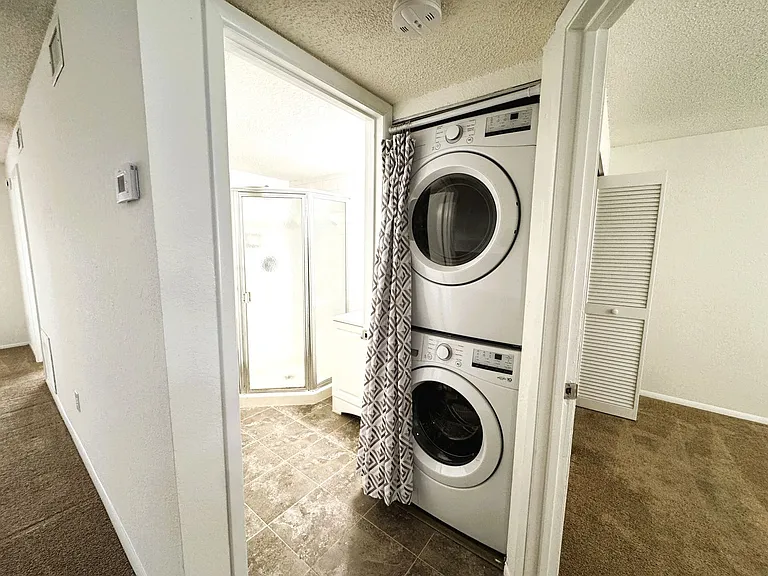 25100 Sandhill Blvd #M — Photo 9