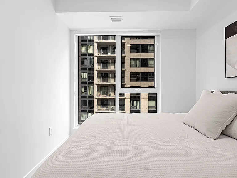 400 Albert St — Photo 25