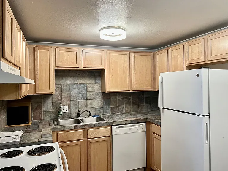 1390 N Emerson St #17 — Photo 5