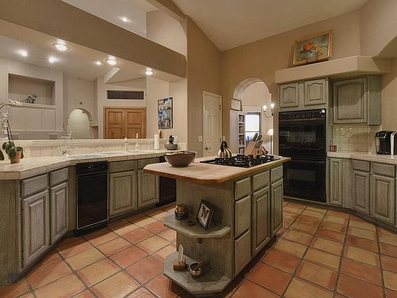 4th image of 1661 E Crimson Canyon Pl