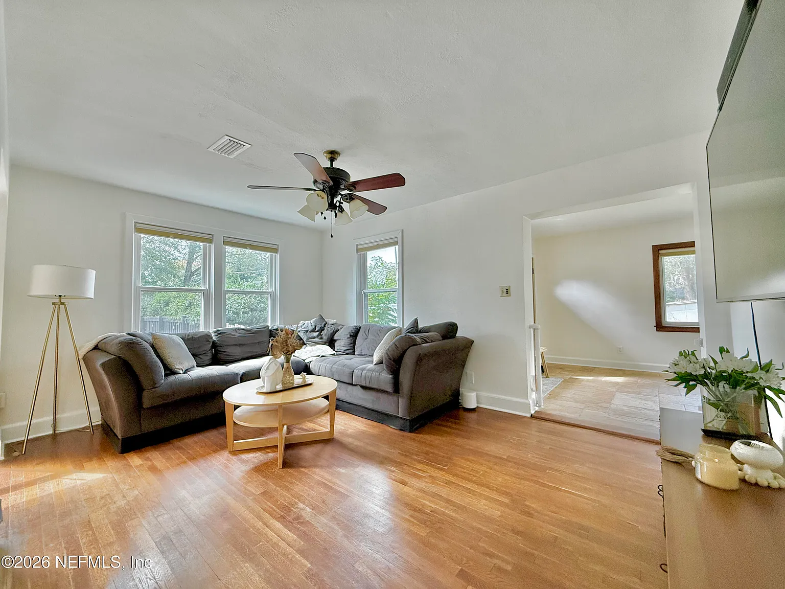2 bed, 1.0 bath, 1056 sqft, $2,450 — Photo 3