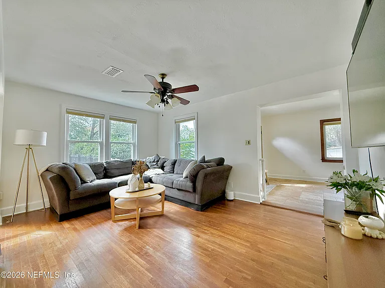3756 Anderson St — Photo 3
