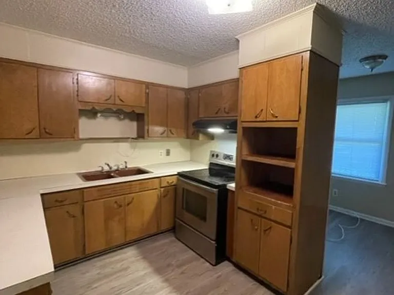 Apt-East-J-Street-310 — Photo 7
