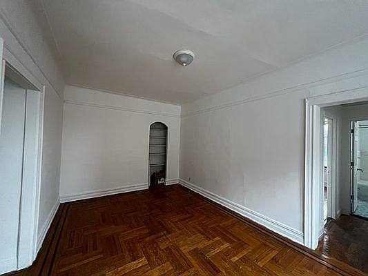 3rd image of 862 E 17th St #D4