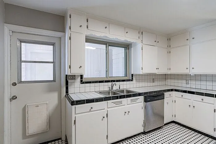102 North Ave — Photo 9