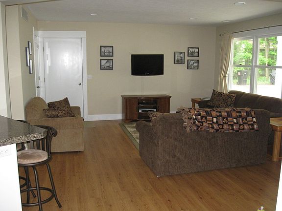 3rd image of 2426 Lakefront Dr