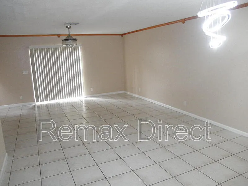 3 bed, 2.0 bath, $2,100 — Photo 4