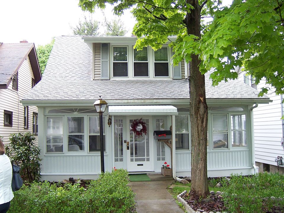 1st image of 22 Griswold Ave