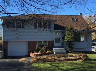 2241 Van Rensselaer Dr, Niskayuna, NY 12309