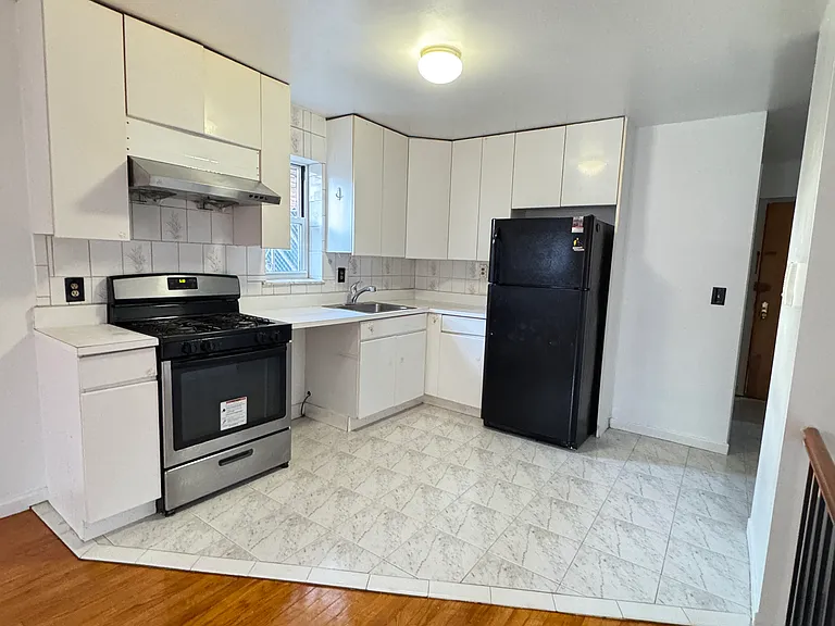 8428 Bay 16th St #1R — Photo 2