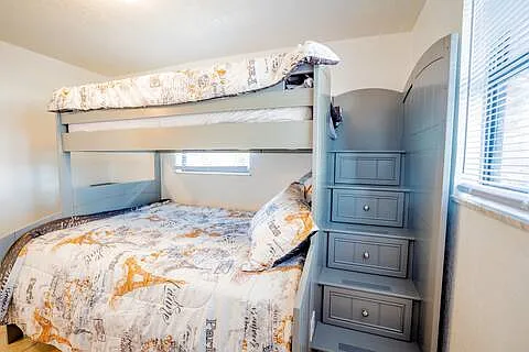2 bed, 850 sqft, $1,460 — Photo 4