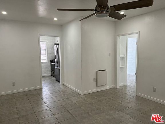 5th image of 2025 Cloverfield Blvd APT E