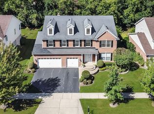 2370 Sarazen Dr, Vernon Hills, IL