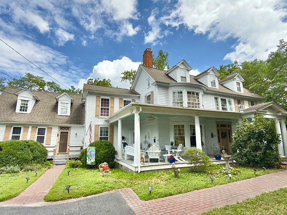 3rd image of 327 Union St
