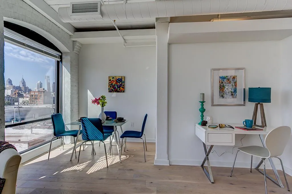 430 Fairmount — Photo 4