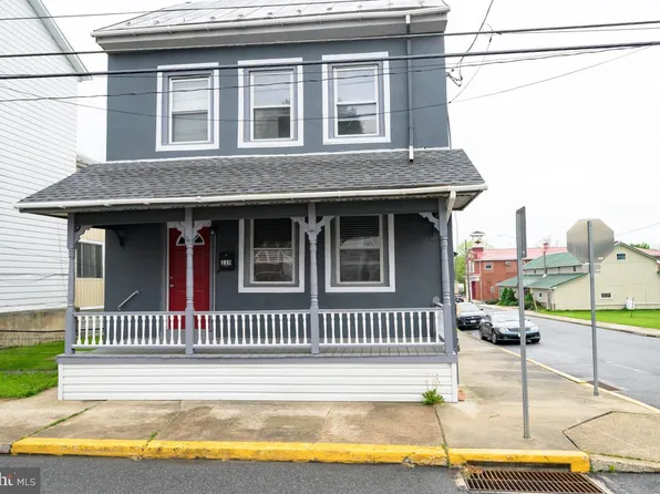 230 N Main St, Bernville, PA 19506