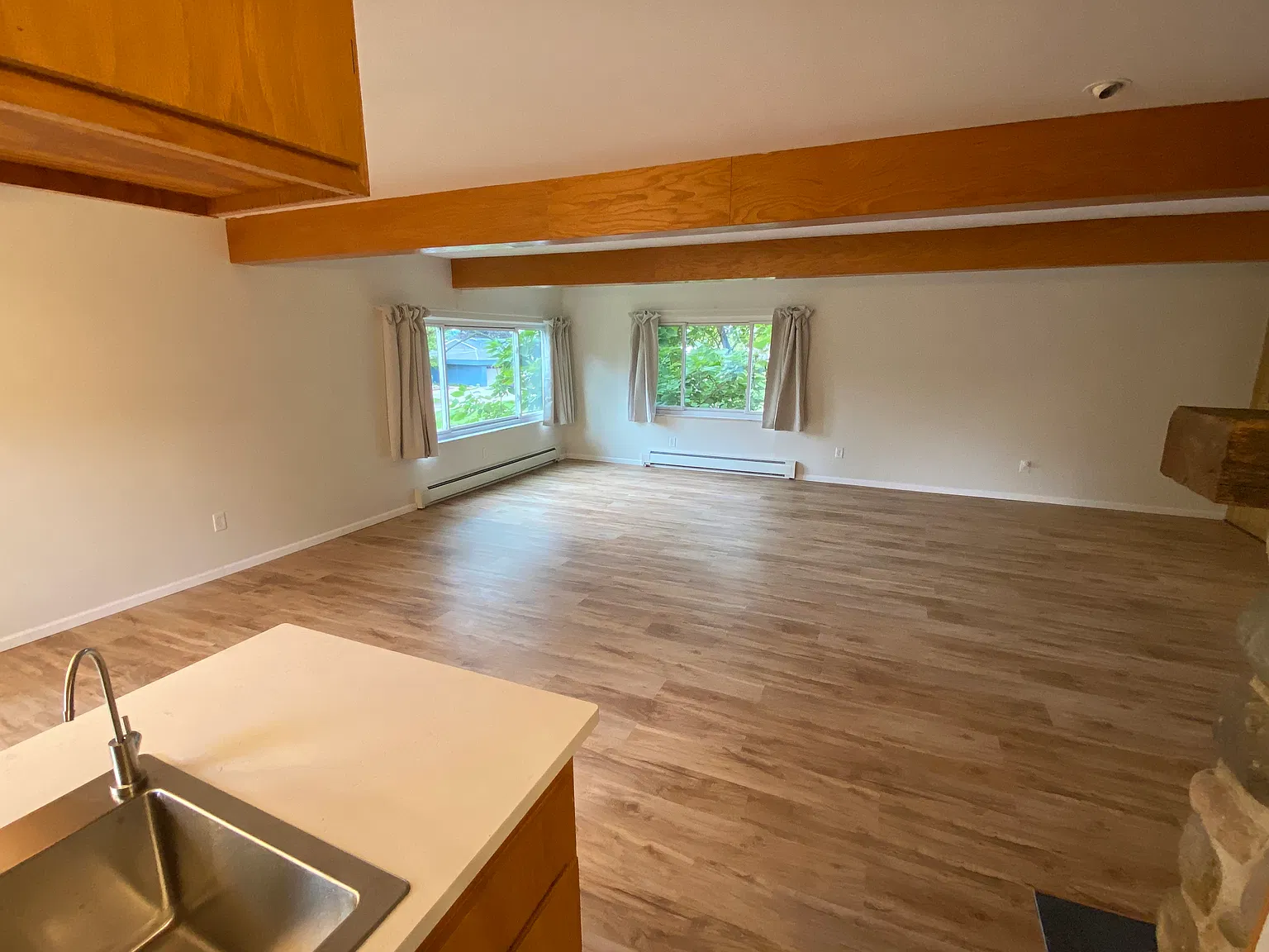 2 bed, 1060 sqft, $1,950 — Photo 3