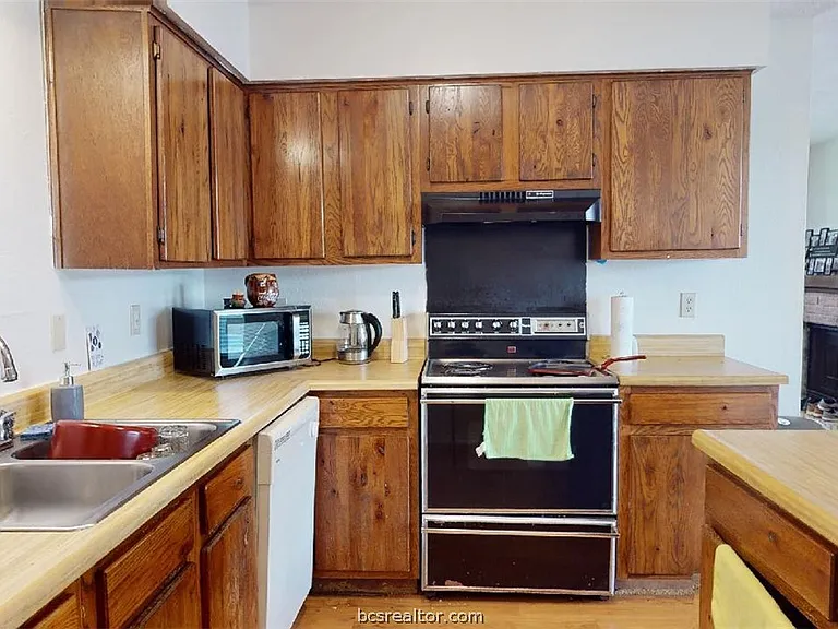 1005 Spring Loop #C — Photo 9
