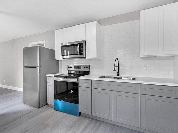 5th image of 4751 Wilmington St APT 2