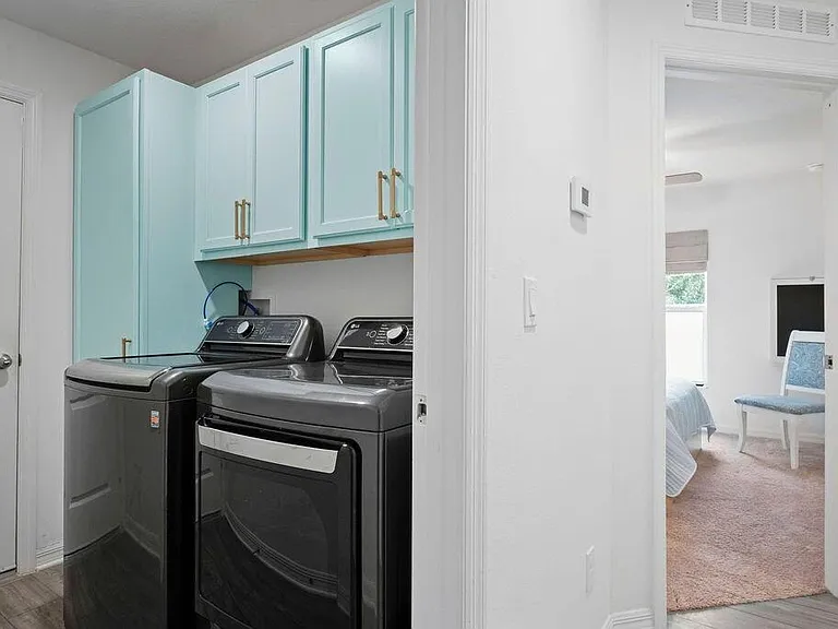 414 SW Dahled Ave — Photo 12