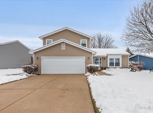 308 S Cross Trl, McHenry, IL