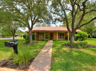212 Tallwood Dr, Georgetown, TX 78628