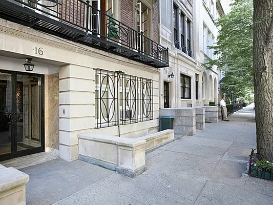 Rented by Sotheby's International Realty | media 7