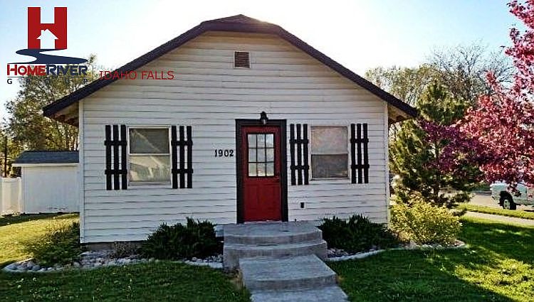 1st image of 1902 Curtis Ave